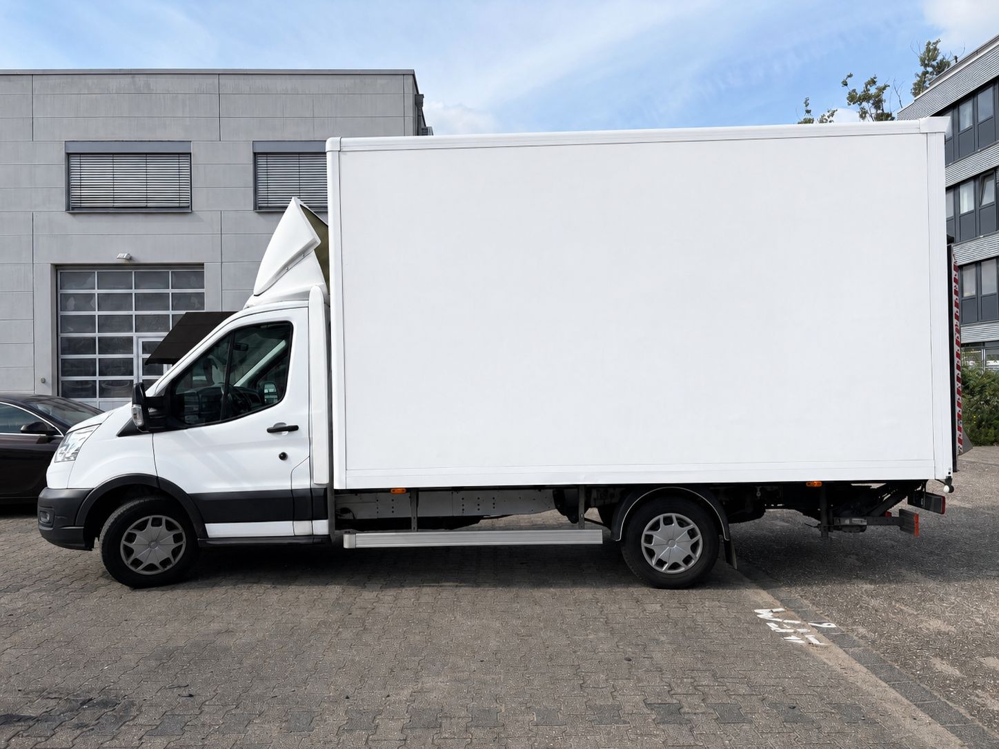 3,5 t Koffer mieten in Köln – Sprinter / Master Koffer